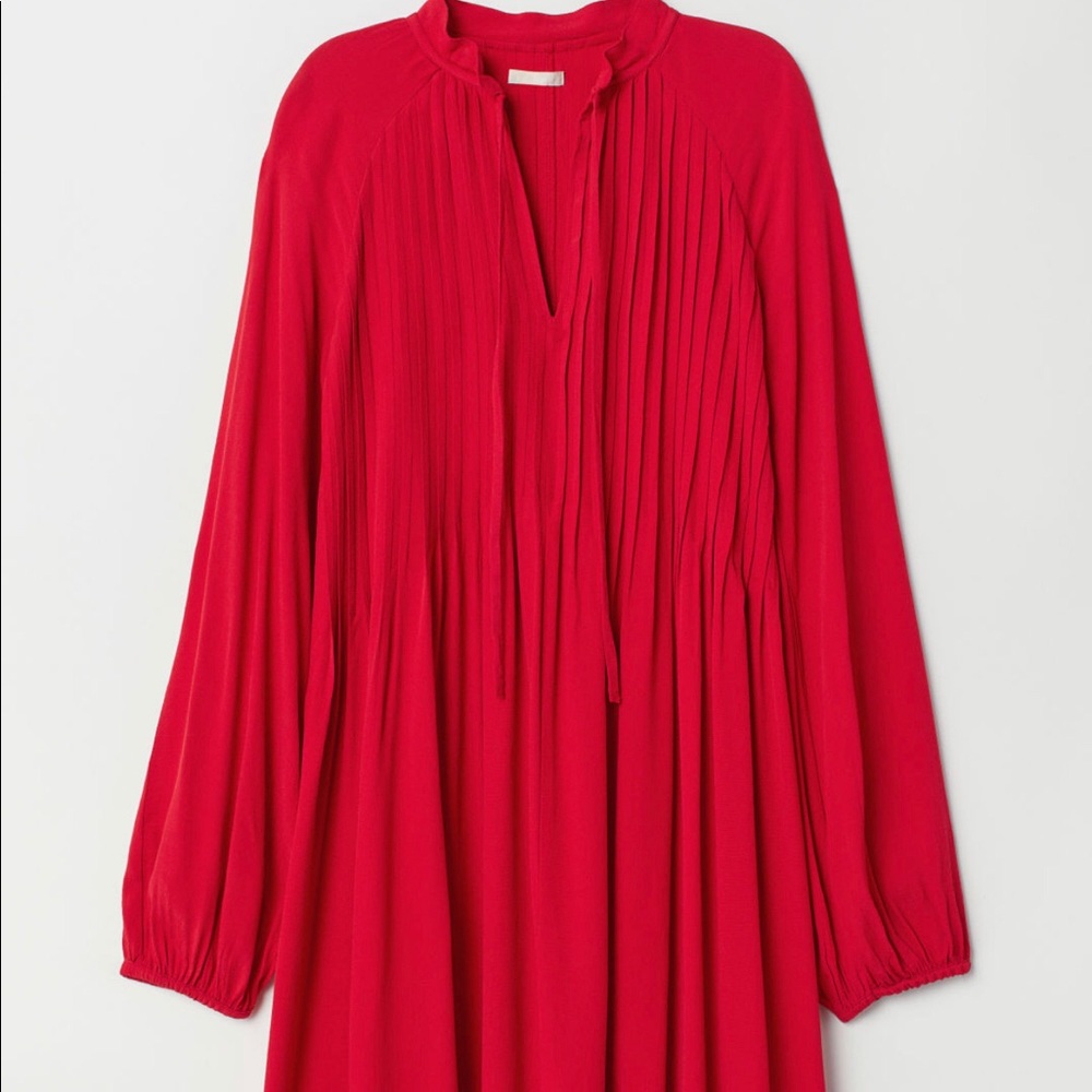 H&M red Pleated Dress NVT